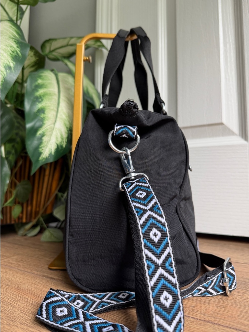 Kipling KIA3X7 Amiel Black Multi Color Web Strap Shoulder Crossbody Bag – NWT - Picture 5 of 13